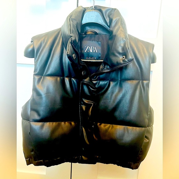 COPY - ZARA - NWOT- Faux Leather Cropped Puffer Vest *Discontinued* - Released … - Picture 4 of 10